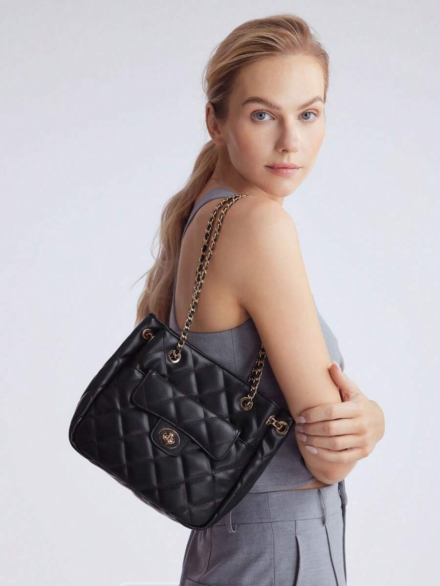 MATELASSÉ — Quilted Chain Shoulder Bag