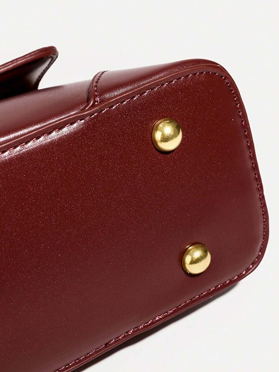 LOQUET — Retro Flap Baguette Bag