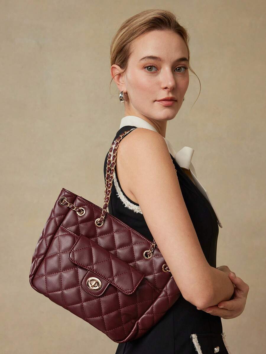 MATELASSÉ — Quilted Chain Shoulder Bag