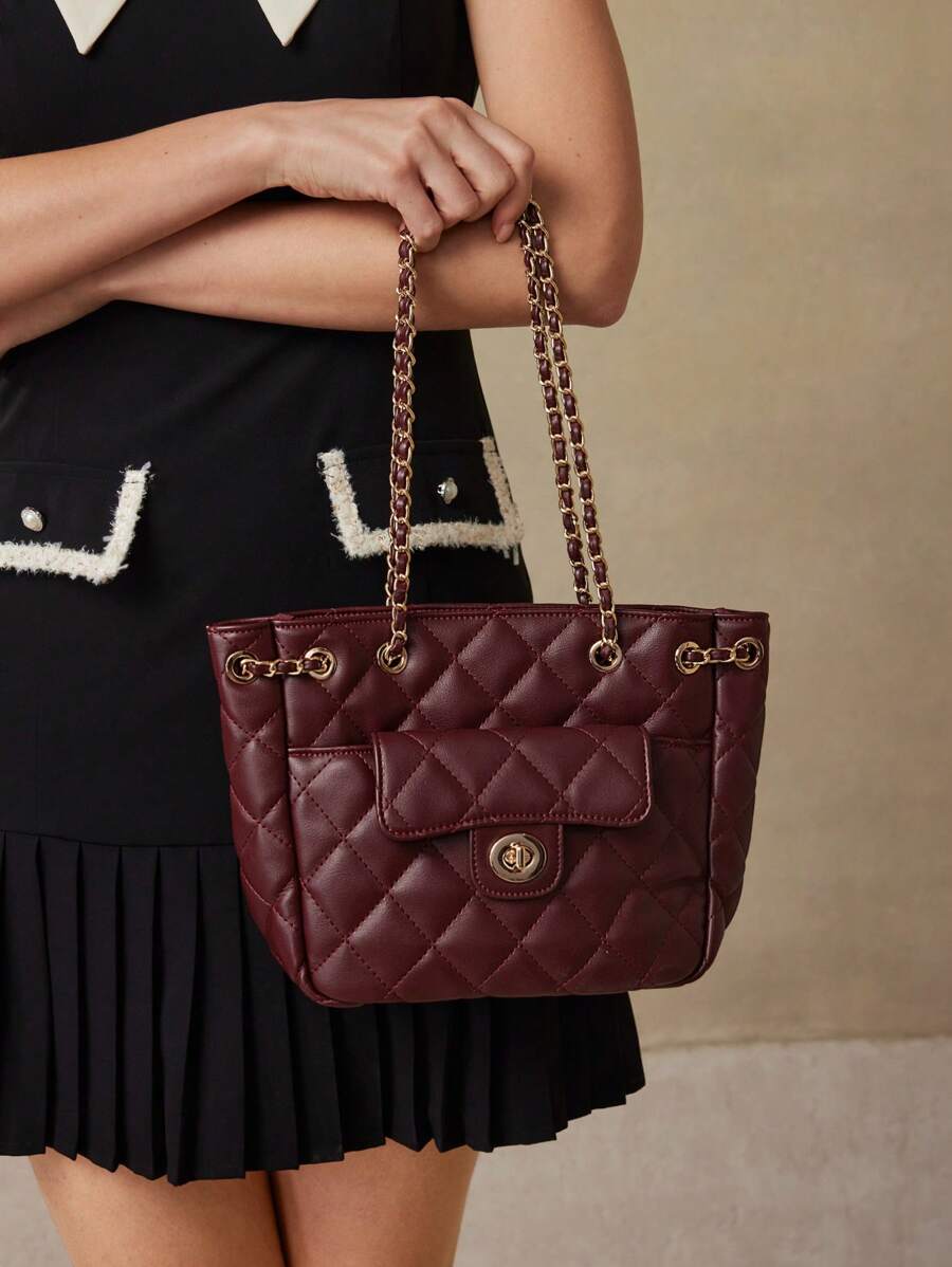 MATELASSÉ — Quilted Chain Shoulder Bag