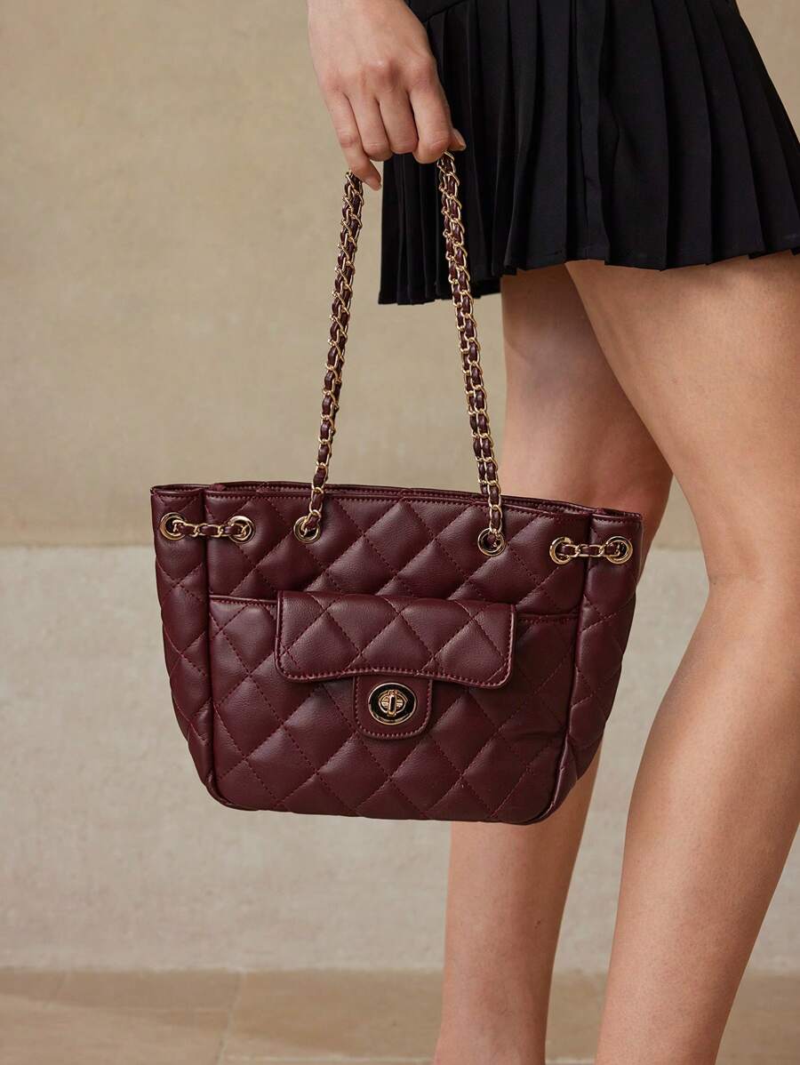 MATELASSÉ — Quilted Chain Shoulder Bag